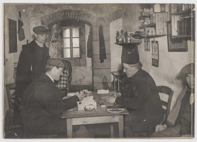 Ile Chausey. Internés civils. Le bureau du chef