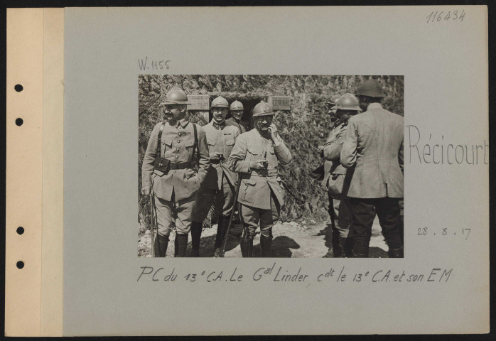 Récicourt. PC du 13e CA. Le général Linder commandant le 13e CA et son EM