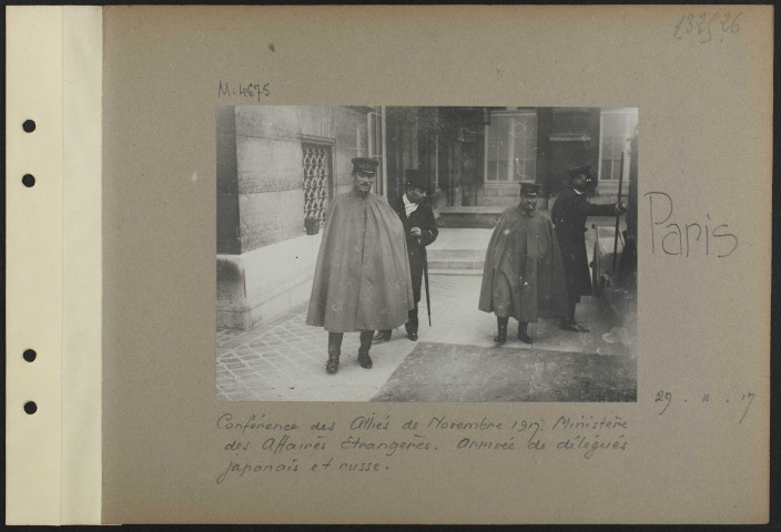 Paris. Conférence des alliés de novembre 1917. Ministère des Affaires étrangères. Arrivée de délégués japonais et russes