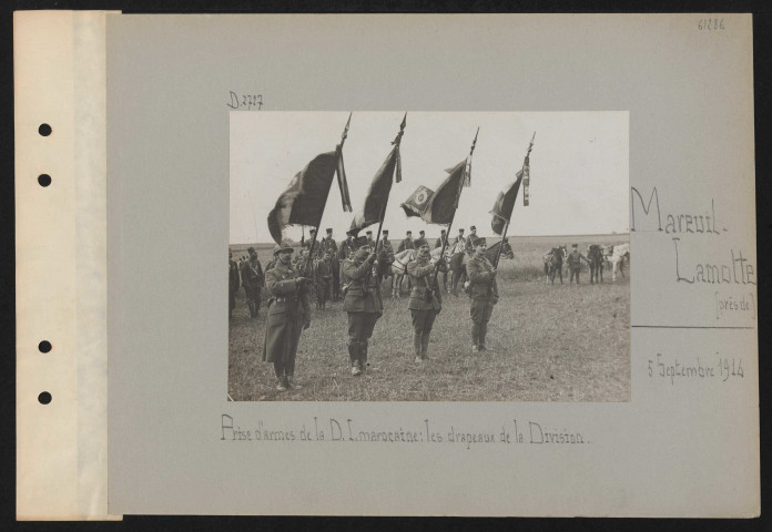 Mareuil-Lamotte (près de). Prise d'armes de la DI marocaine : les drapeaux de la division