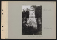 Thiescourt. Le cimetière : tombe allemande