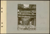 Reims. Hôtel de ville. La grande salle des mariages détruite. Au fond, la mosaïque gallo-romaine