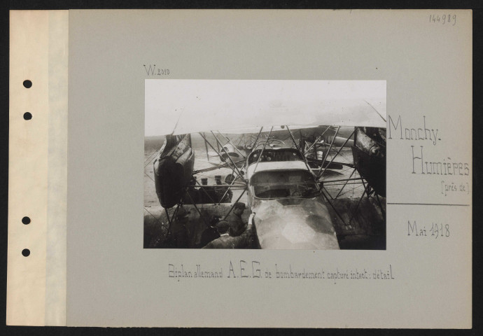 Monchy-Humières. Biplan allemand AEG de bombardement capturé intact : détail