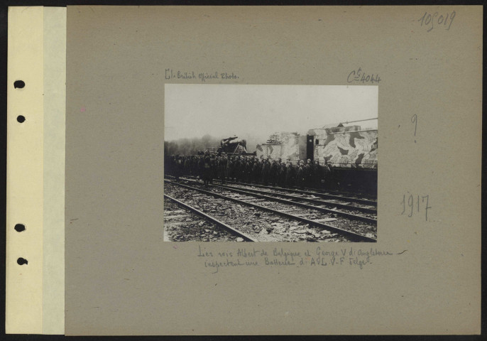 S.l. Les rois Albert de Belgique et George V d'Angleterre inspectent une batterie d'ALVF belge