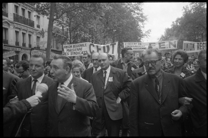 Manifestation du 17 mai 1967 contre les pleins pouvoirs