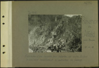 Réservoir de l'Alfeld (Près Sewen). Exploitation d'une carrière pour l'entretien des routes. En haut le monument commémorant la construction du barrage