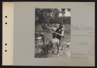 Monchy-Humières (près de). Batterie de 75 en position à un kilomètre au sud du village : le coiffeur