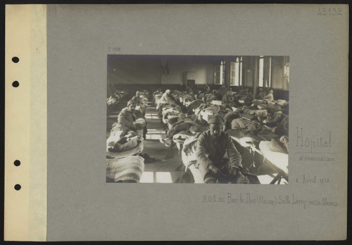 Bar-le-Duc (Meuse). Hôpital d'évacuation. Hôpital d'origine d'étape 20. Salle Lerey, petits blessés