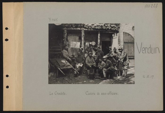 Verdun. La citadelle. Cuisine de sous-officiers