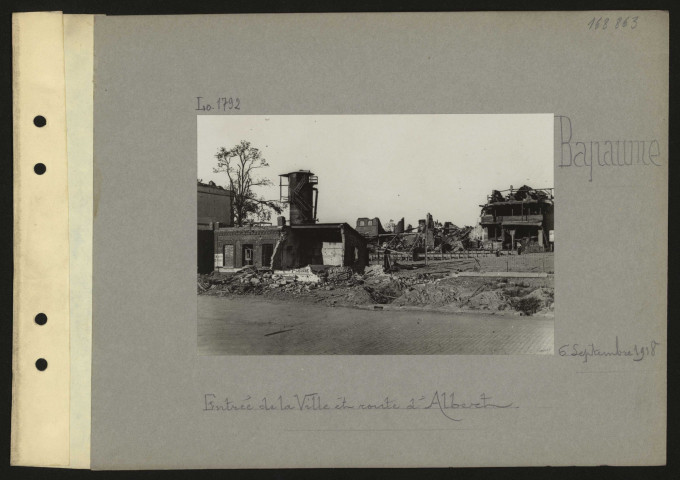 Bapaume. Entrée de la ville et route d'Albert