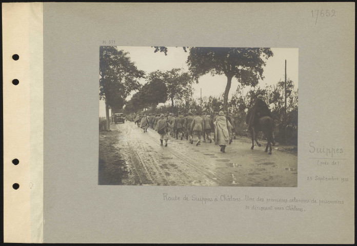 Suippes (près de). Route de Suippes à Châlons. Une des premières colonnes de prisonniers se dirigeant vers Châlons