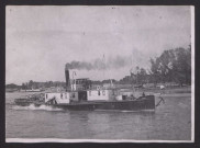 Sibérie. Remorqueur russe sur l'Irtych