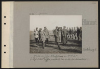 Blincourt. Visite du roi d'Angleterre au deuxième CAC. Le roi et le général Joffre pendant la remise des décorations