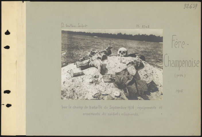 Fère-Champenoise (près). Sur le champ de bataille de septembre 1914 ; équipements et ossements de soldats allemands
