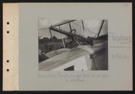 Ricquebourg (près de). Avion allemand Rumpler numéro 4 ayant atterri dans nos lignes : la mitrailleuse