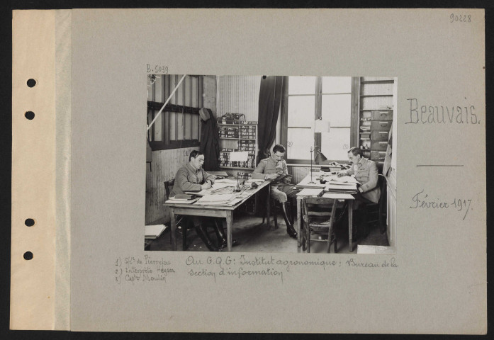 Beauvais. Au GQG : institut agronomique ; bureau de la section d'information