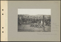 Auve (région d'), Camp Joffre. Prisonniers allemands parqués dans un enclos