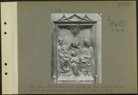 Sewen. Dans l'église. Dépôt des œuvres d'art évacuées du front d'Alsace. Panneau provenant des stalles (côté gauche) du chœur de l'église de Thann