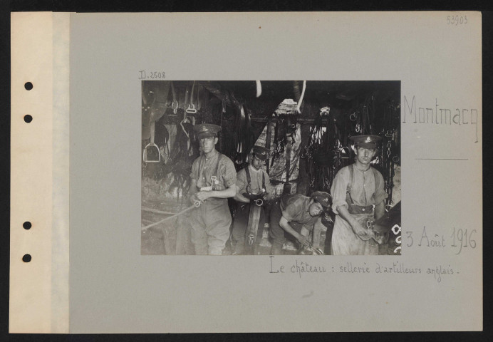 Montmacq. Le château : sellerie d'artilleurs anglais