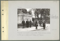 Verdun. Monument commémoratif du siège de 1870. Mission américaine visitant la ville sous la conduite du colonel Dehay, commandant d'armes