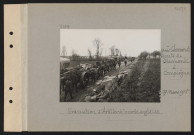 Route de Clermont à Compiègne (près Clermont). Évacuation de l'artillerie lourde anglaise