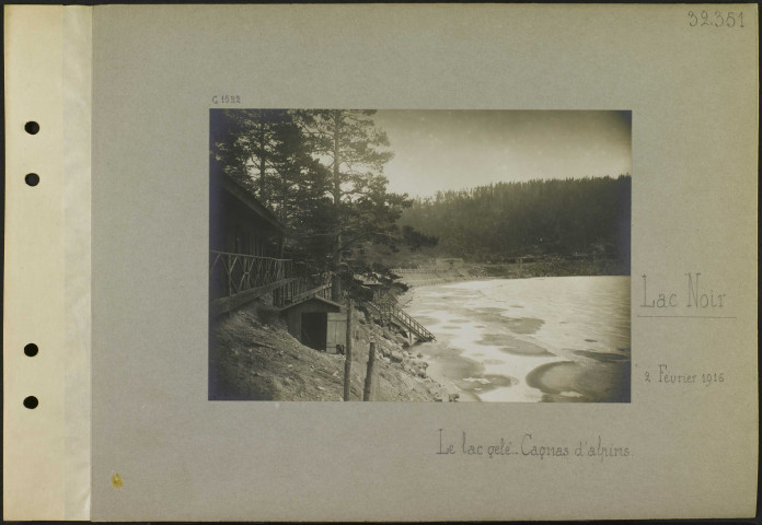 Lac Noir. Le lac gelé. Cagnas d'alpins