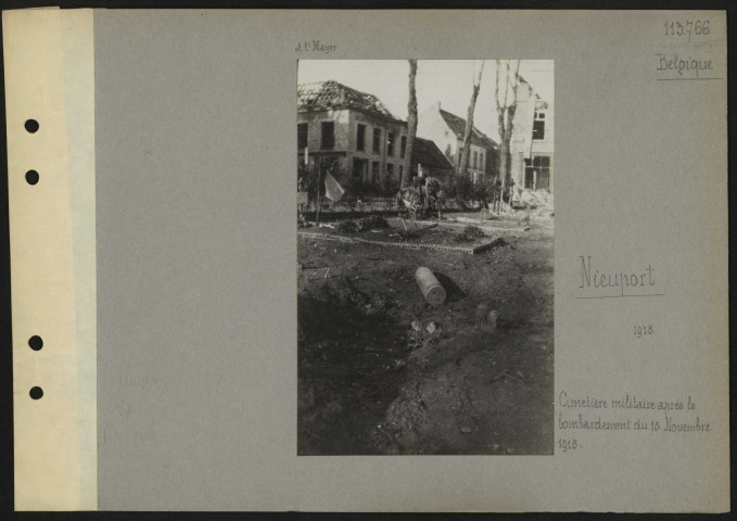 Nieuport (Belgique). Cimetière militaire après le bombardement du 15 novembre 1915