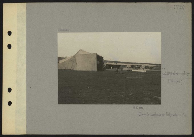 Belgrade (dans la banlieue de) (Serbie). Camp d'aviation (français). MF 1914
