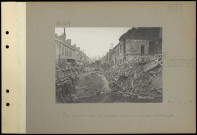 Montcornet. Rue bombardée et coupée par une mine allemande