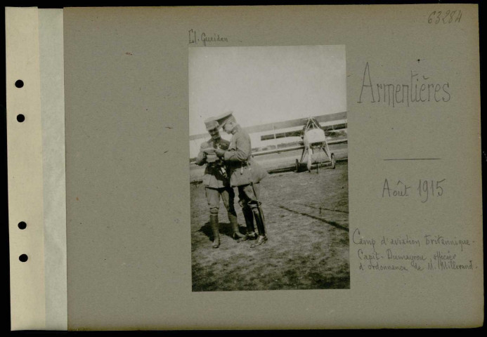 Armentières. Camp d'aviation britannique. Capitaine Doumayrou, officier d'ordonnance de monsieur Millerand