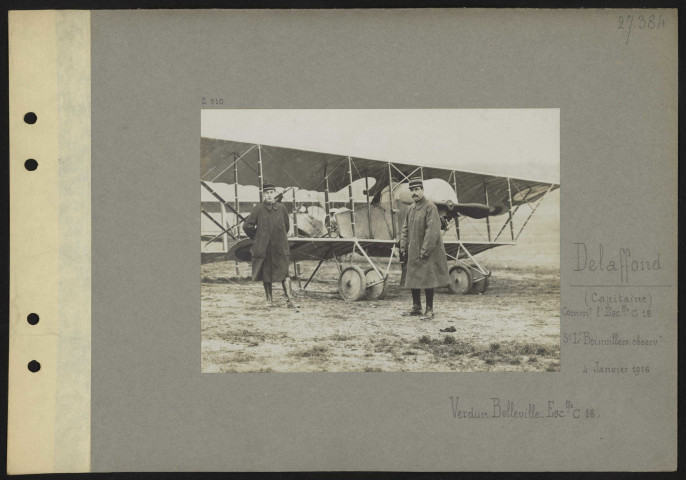 Verdun, Belleville (Meuse). Capitaine Delaffond, commandant l'escadrille C 18, sous-lieutenant Boinvillers, observateur. Escadrille C 18