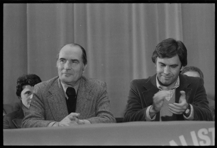 Meeting du Parti socialiste ouvrier espagnol : discours de Mitterrand. Les Klarsfled. Vues de Paris : les bords de Seine