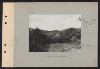 Tracy-le-Val. L'église et ses abords