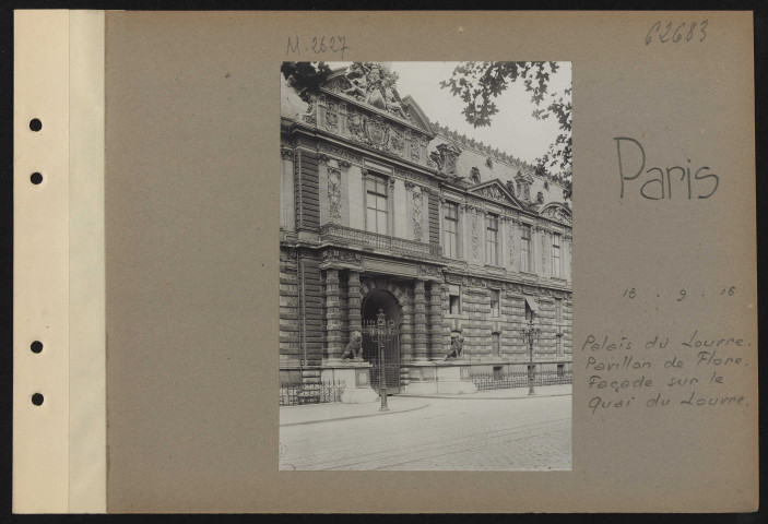 Paris. Palais du Louvre. Pavillon de Flore. Façade sur le quai du Louvre