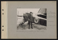 Le Plessis-Belleville. Camp d'aviation GC 17, escadrille numéro 100 : lieutenant Haeglin