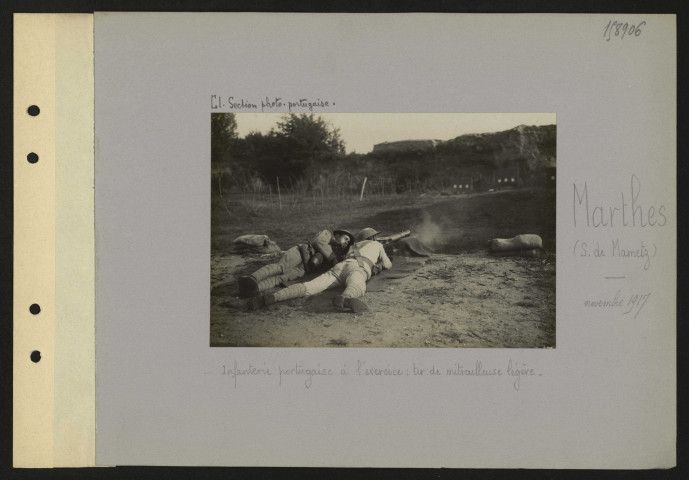 Marthes (sud de Mametz). Infanterie portugaise à l'exercice : tir de mitrailleuse légère