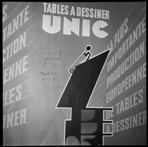 Inscription antisémite. Neige à Paris