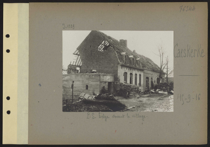 Caeskerke. PS belge devant le village