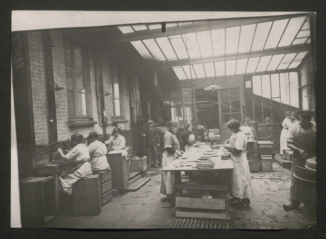 Usine Lepaute et la fabrication du verre triplex à Paris (Seine)