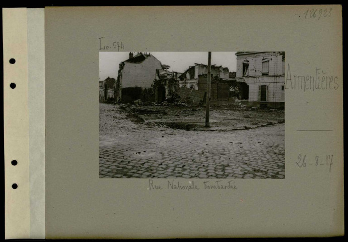 Armentières. Rue Nationale bombardée