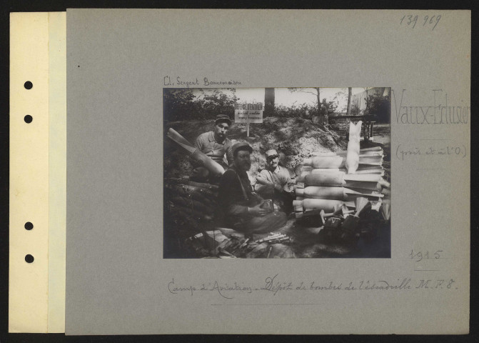 Vaux-Eclusier (près et à l'ouest). Camp d'aviation. Dépôt de bombes de l'escadrille M.F.8