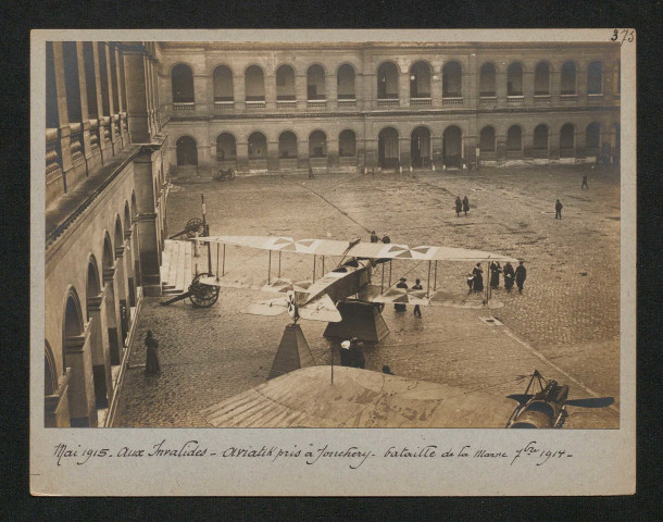 Aux Invalides. Aviatik pris à Jonchery. Bataille de la Marne septembre 1914