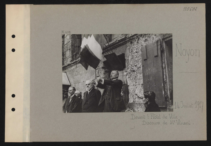 Noyon. Devant l'hôtel de ville : discours de M. Viviani
