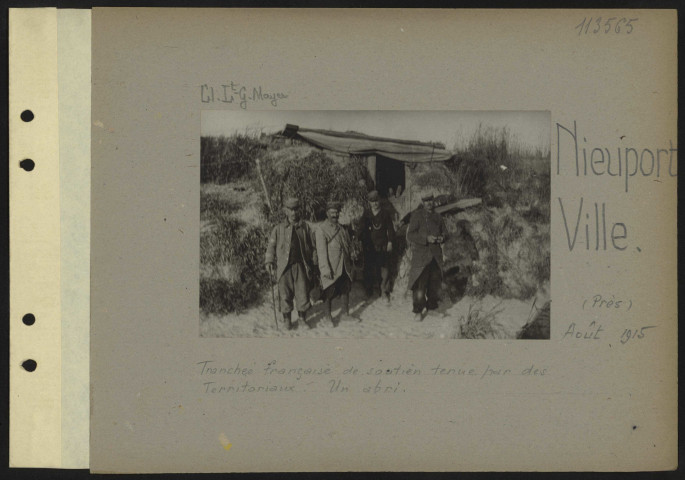 Nieuport-Ville (près). Tranchée française de soutien tenue par des territoriaux. Un abri