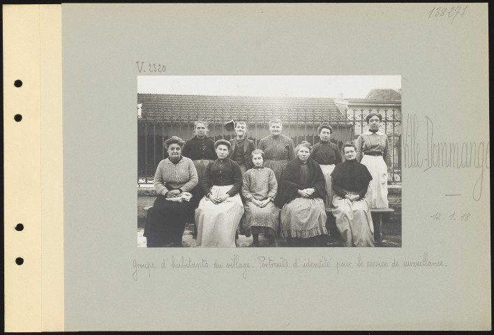 Ville-Dommange. Groupe d'habitants du village. Portraits d'identité pour le service de surveillance