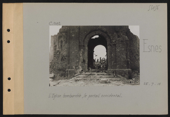 Esnes. L'église bombardée, le portail occidental