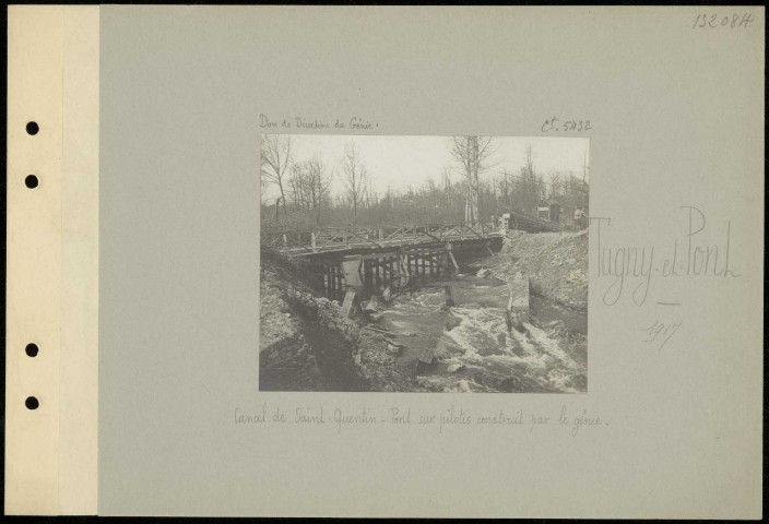Tugny-et-Pont. Canal de Saint-Quentin. Pont sur pilotis construit par le génie