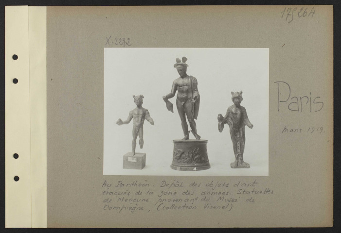 Paris. Au Panthéon. Dépôt des objets d'art évacués de la zone des armées. Statuettes de Mercure provenant du musée de Compiègne, (collection Vivenel)
