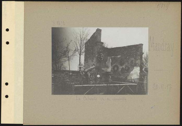 Mandray. Le calvaire vu du cimetière