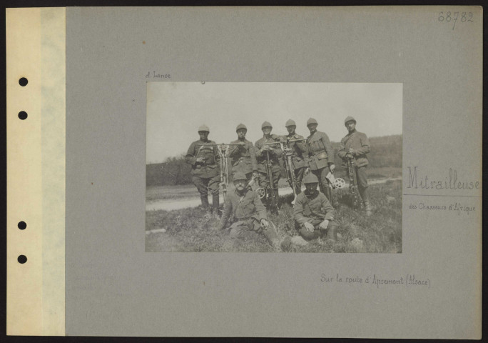 Route d'Apremont (Alsace). Mitrailleuse des chasseurs d'Afrique